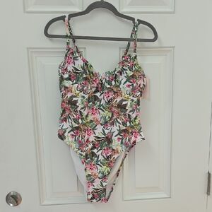 Victoria's Secret Pink Floral Swimwear.  Size XL. NWT